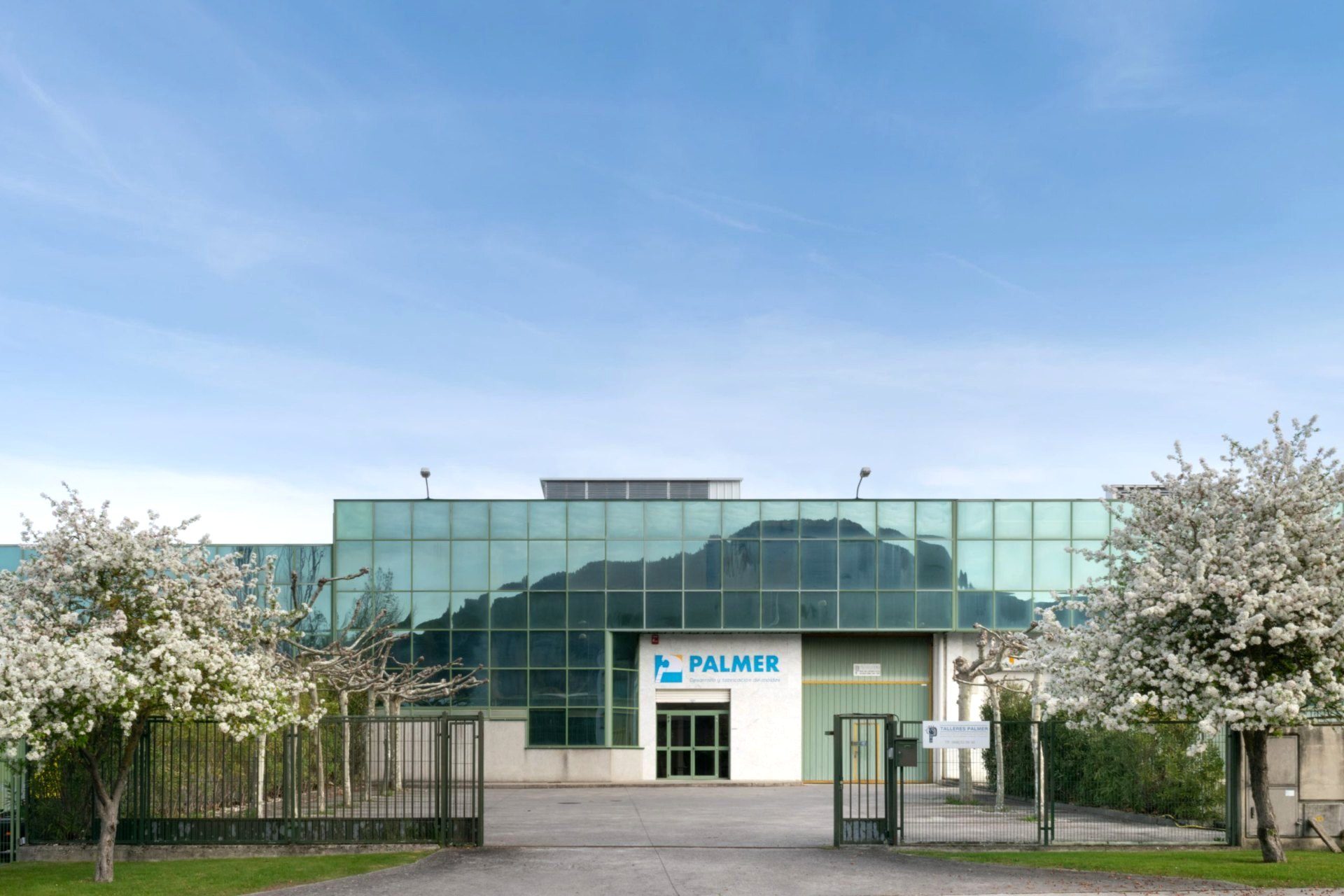 Façade des installations Palmer à Egüés